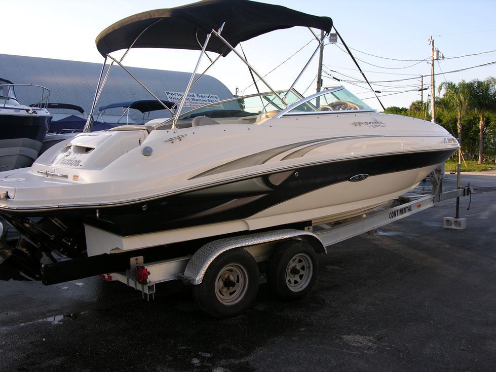 Sea Ray 220 Sundeck 2003 For Sale For 1 000 Boats From Usa Com