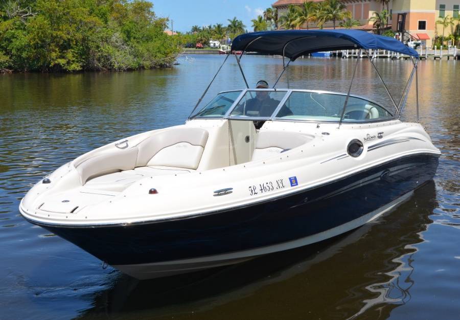 Sea Ray 240 Sundeck