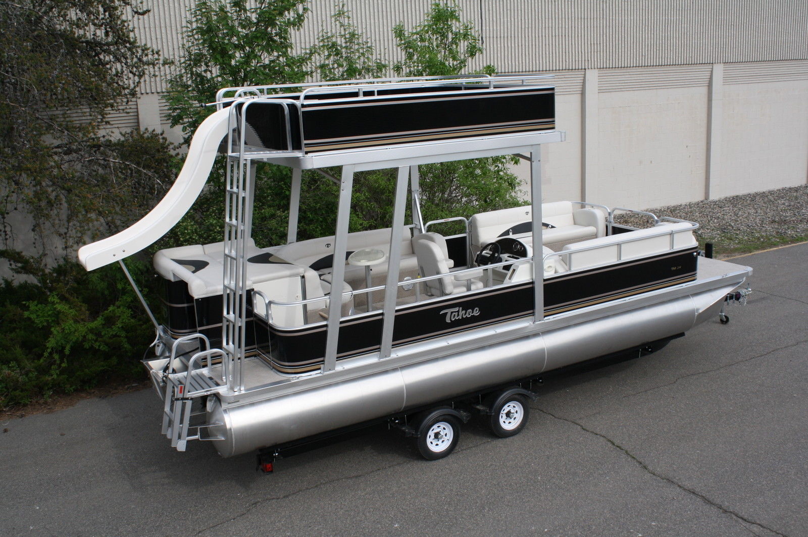 New 24 ft new Grand Island/Tahoe pontoon boat with slide. 