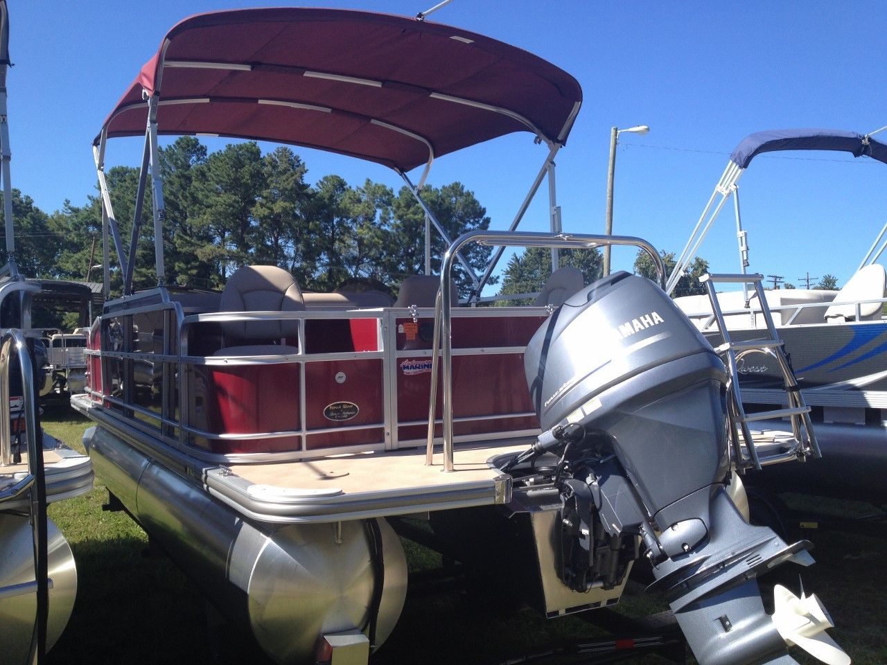 20 Ft Pontoon Boat Fish &amp; Cruise Xcursion X20 F New W 