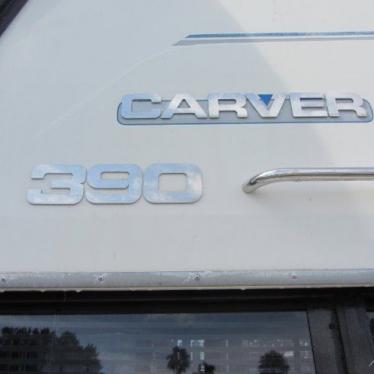 1993 Carver 390 cockpit motor yatch