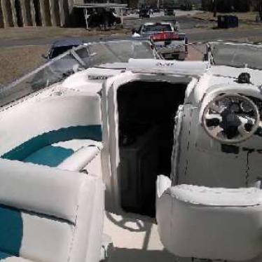 1999 Glastron 249 cabin cruiser