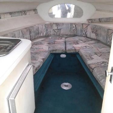 1999 Glastron 249 cabin cruiser