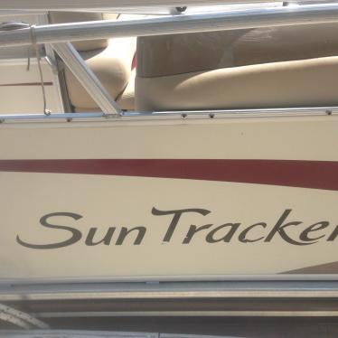 2008 Sun Tracker regency 22