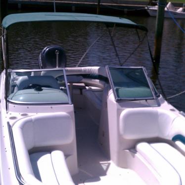 2003 Hurricane 237 sun deck