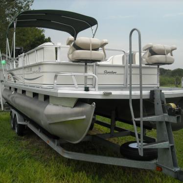 2004 Sun Tracker 24 party barge