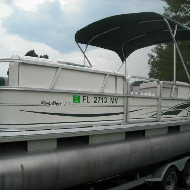 2004 Sun Tracker 24 party barge