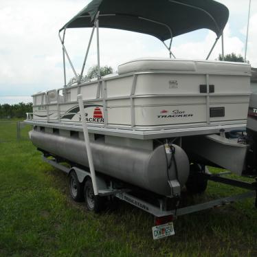 2004 Sun Tracker 24 party barge