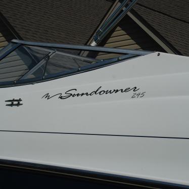 1999 Four Winns 245 sundowner