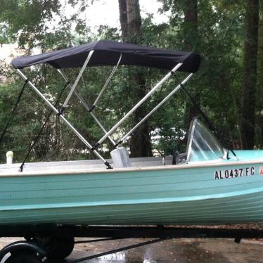 1967 Starcraft aluminum lapstrake close-bow runabout