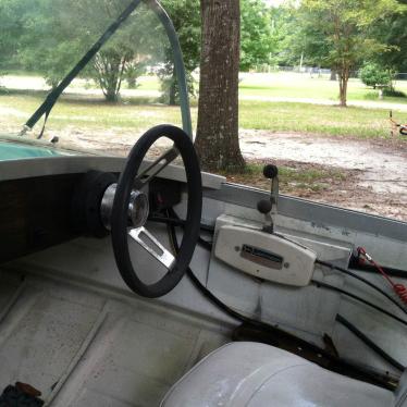 1967 Starcraft aluminum lapstrake close-bow runabout