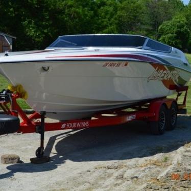 1994 Four Winns liberator 221