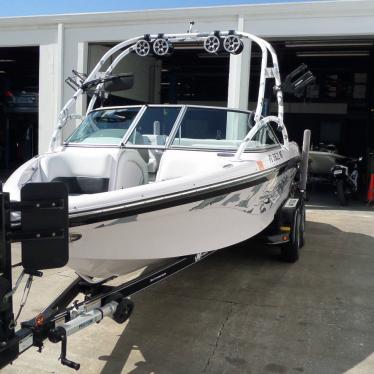 2006 Nautique sv211