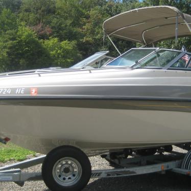 1999 Crownline 205 ccr cuddie