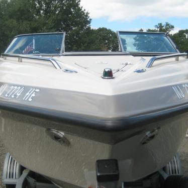 1999 Crownline 205 ccr cuddie