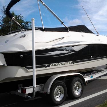 2006 Monterey 233 explorer very nice!