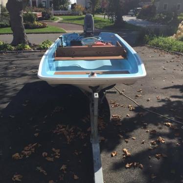 1965 Boston Whaler gas