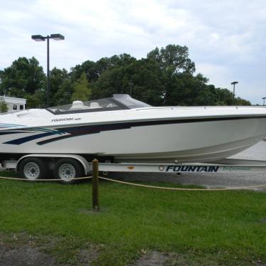 1997 Fountain cuddy cabin boat