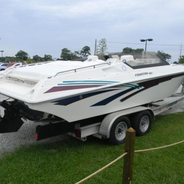 1997 Fountain cuddy cabin boat