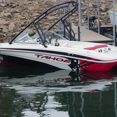 2009 Tahoe q5i extreme edition ski/wakeboard boat