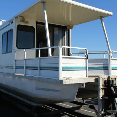 1996 Tracker 35 cabin cruiser