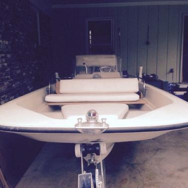 1987 Boston Whaler 15 foot center console