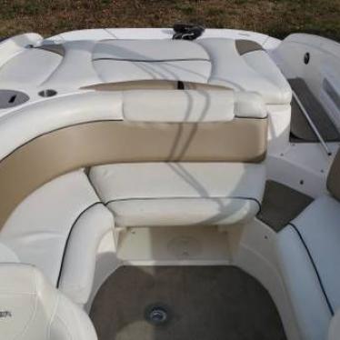 2009 Rinker 246 captiva cuddy