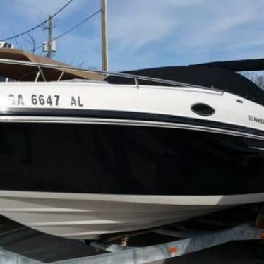 2009 Rinker 246 captiva cuddy