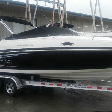 2009 Rinker 246 captiva cuddy