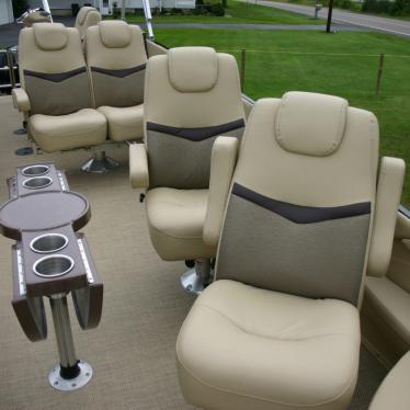 2014 Larson escape 25 ttt triple pontoon