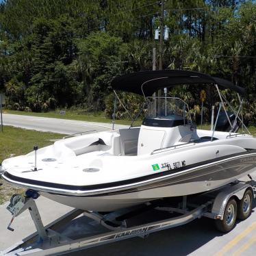 2006 Tahoe 215 center console