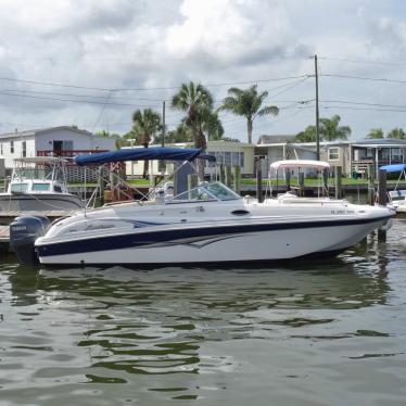 2004 Hurricane 260 sun deck