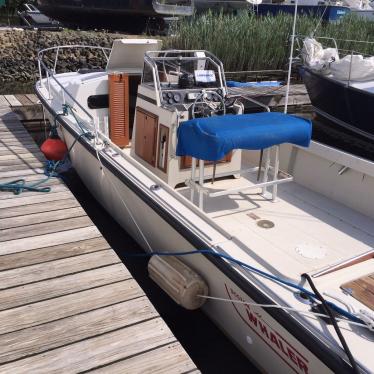 1989 Boston Whaler 25' outrage cuddy