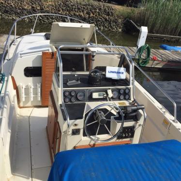 1989 Boston Whaler 25' outrage cuddy