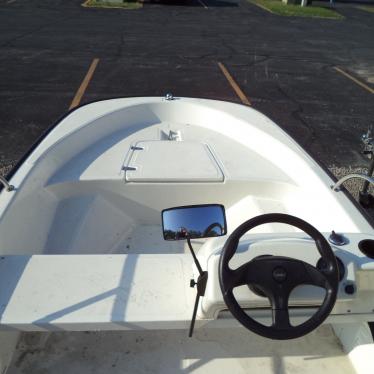 2004 Boston Whaler 130 sport