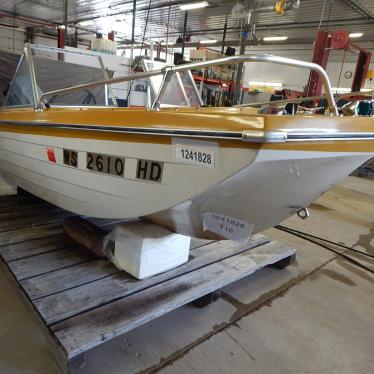 1970 Crestliner muskie 15