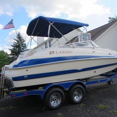 2004 Larson 214 escape