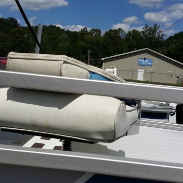 1994 Hurricane fun deck 22-23 ft