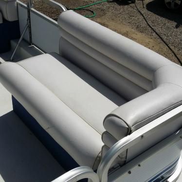 1994 Hurricane fun deck 22-23 ft