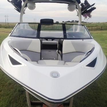 2009 Malibu wakesetter lsv 23'