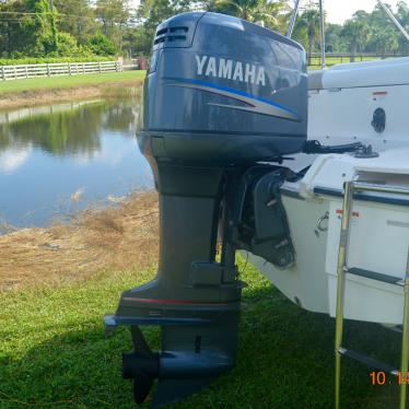 2003 Glastron dx 210 sun deck boat