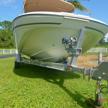 2003 Glastron dx 210 sun deck boat