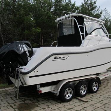 2010 Boston Whaler 255 conquest