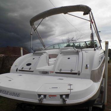 2005 Four Winns 234 funship