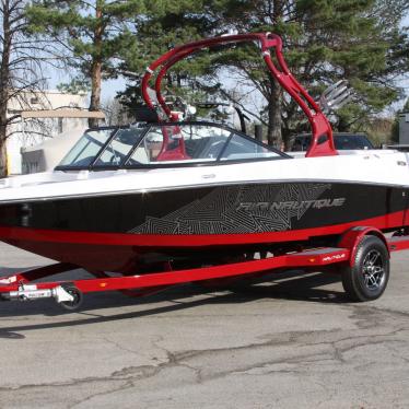 2011 Nautique sport 200