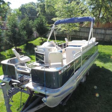 2000 Sylvan 22' angler fish & cruise