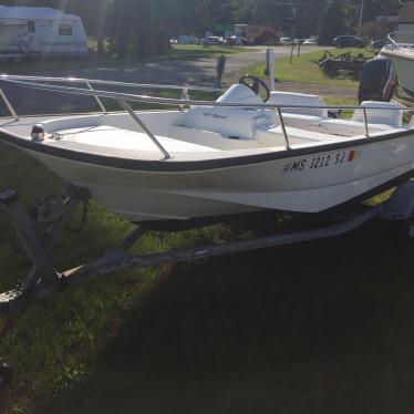 2004 Boston Whaler 150 sport