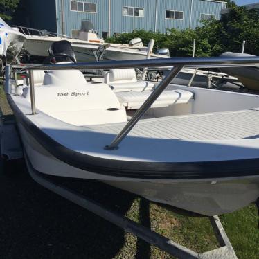 2004 Boston Whaler 150 sport