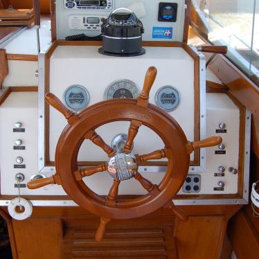 1968 Trojan 28ft express crusier