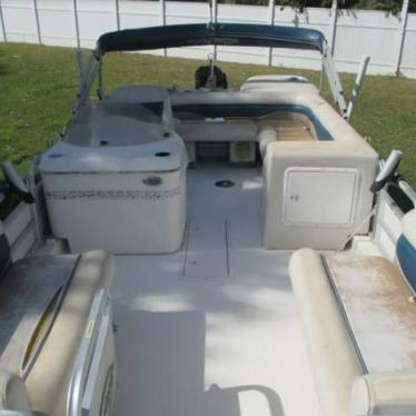 2006 Hurricane 226re fun deck